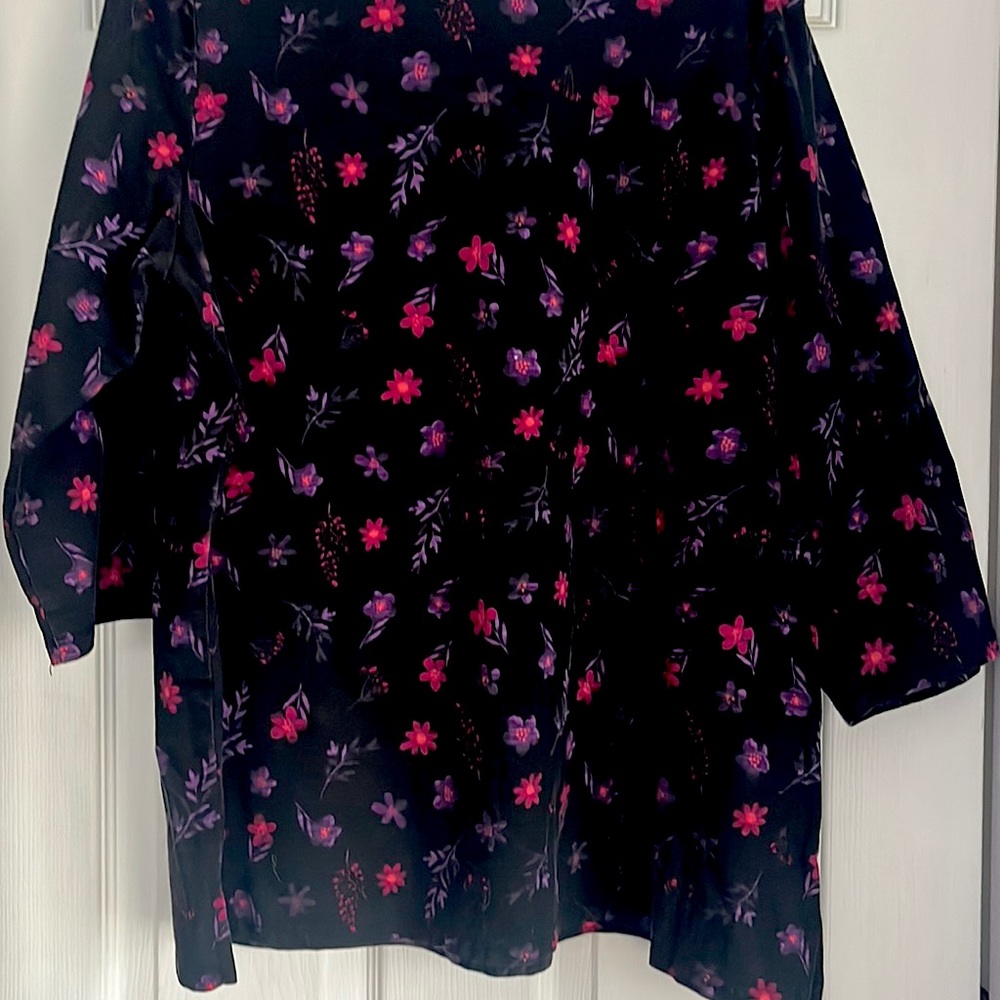 Women’s 1x black floral top 3/4 sleeve